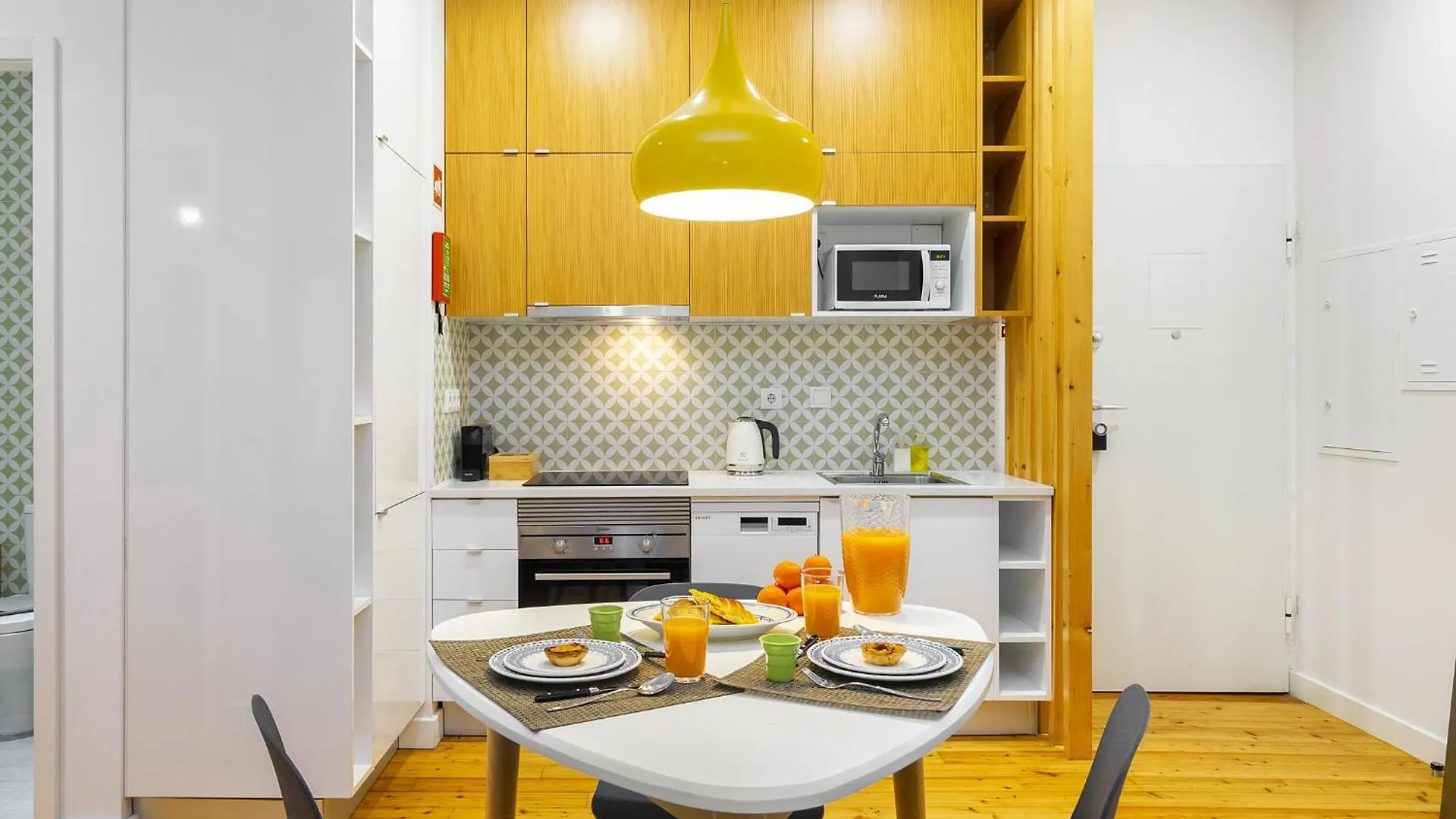 Whome Dreamy Living Your Chic Graca Retreat Lisbon 0*,  Portugal